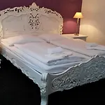 Hotell Old