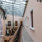 Hotell Old 2*