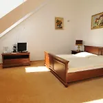 Hotell Old 2*