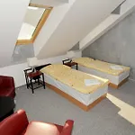 Hotell Old 2*
