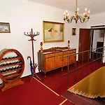 Old Hotell 2*