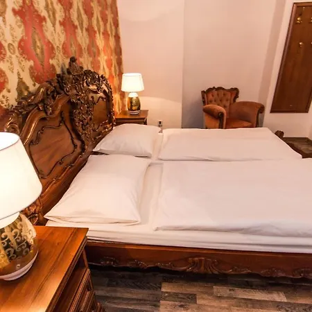 Old 2* Bratislava