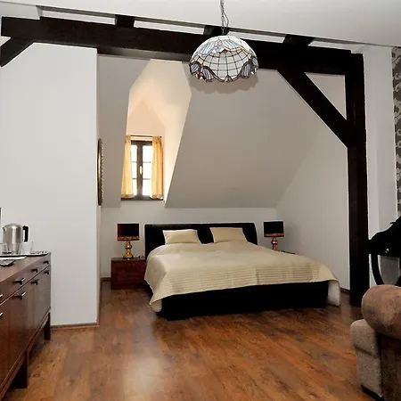 Hotel Old